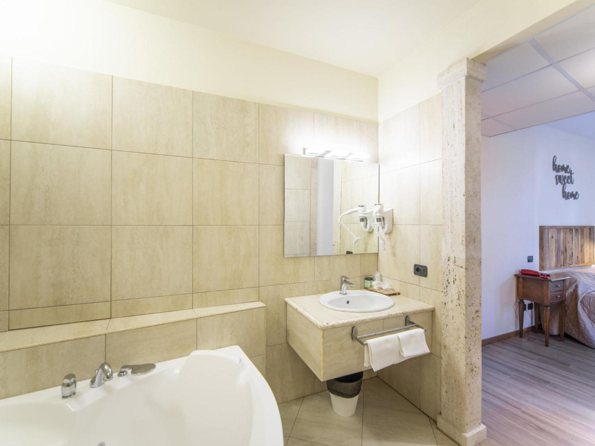 לוצ'יניאנו Holiday Home Borgo Carradori By Interhome מראה חיצוני תמונה